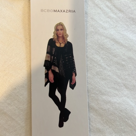 Woman’s Shawl - Picture 5 of 6